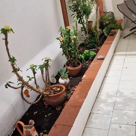 Con I Piedi Nell'acqua * סטרומבולי